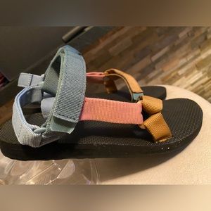 TEVA WOMENS ORIGINAL UNIVERSAL SANDAL SIZE 9